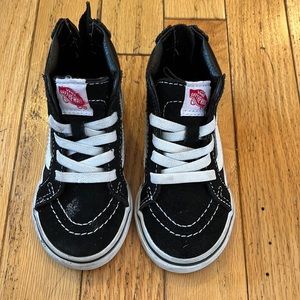 Toddler boy size 6 high top Vans used